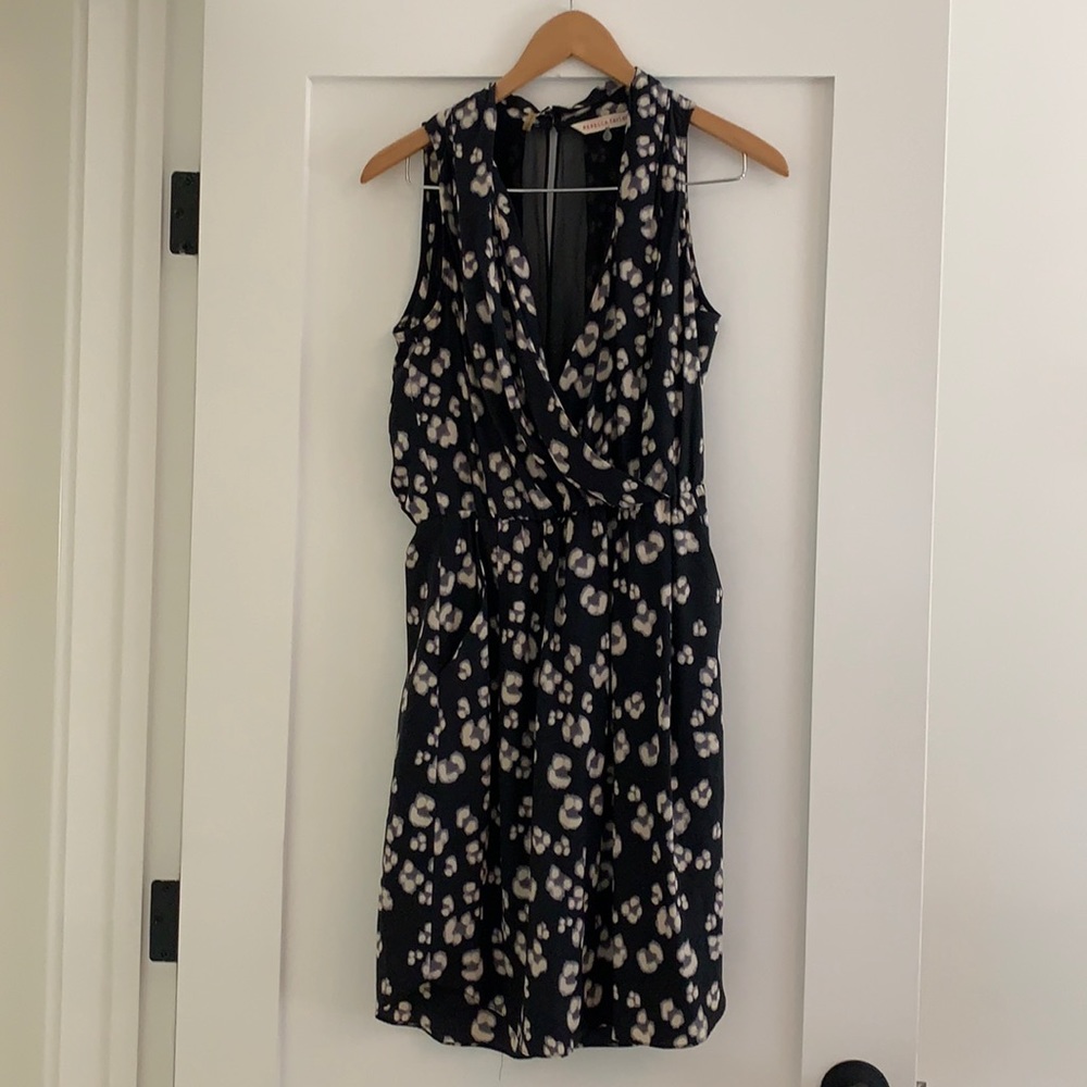 Cute Patterned Dress With Pockets - image 1